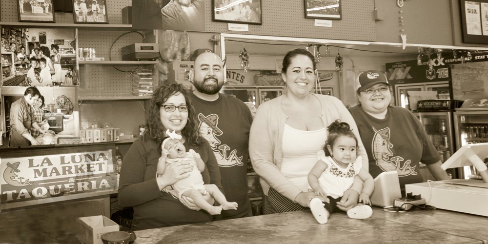 cropped-la-luna-market-and-taqueria1.jpg